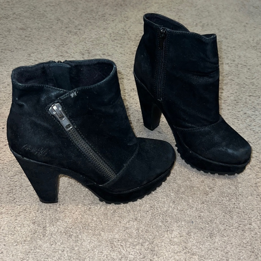 Black Heeled Boots Size 8
